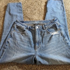 American Eagle Mom Jean Junior Size 8